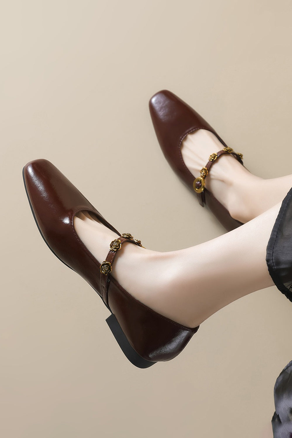 MIREL – Ballerine a punta quadrata con cinturino decorativo