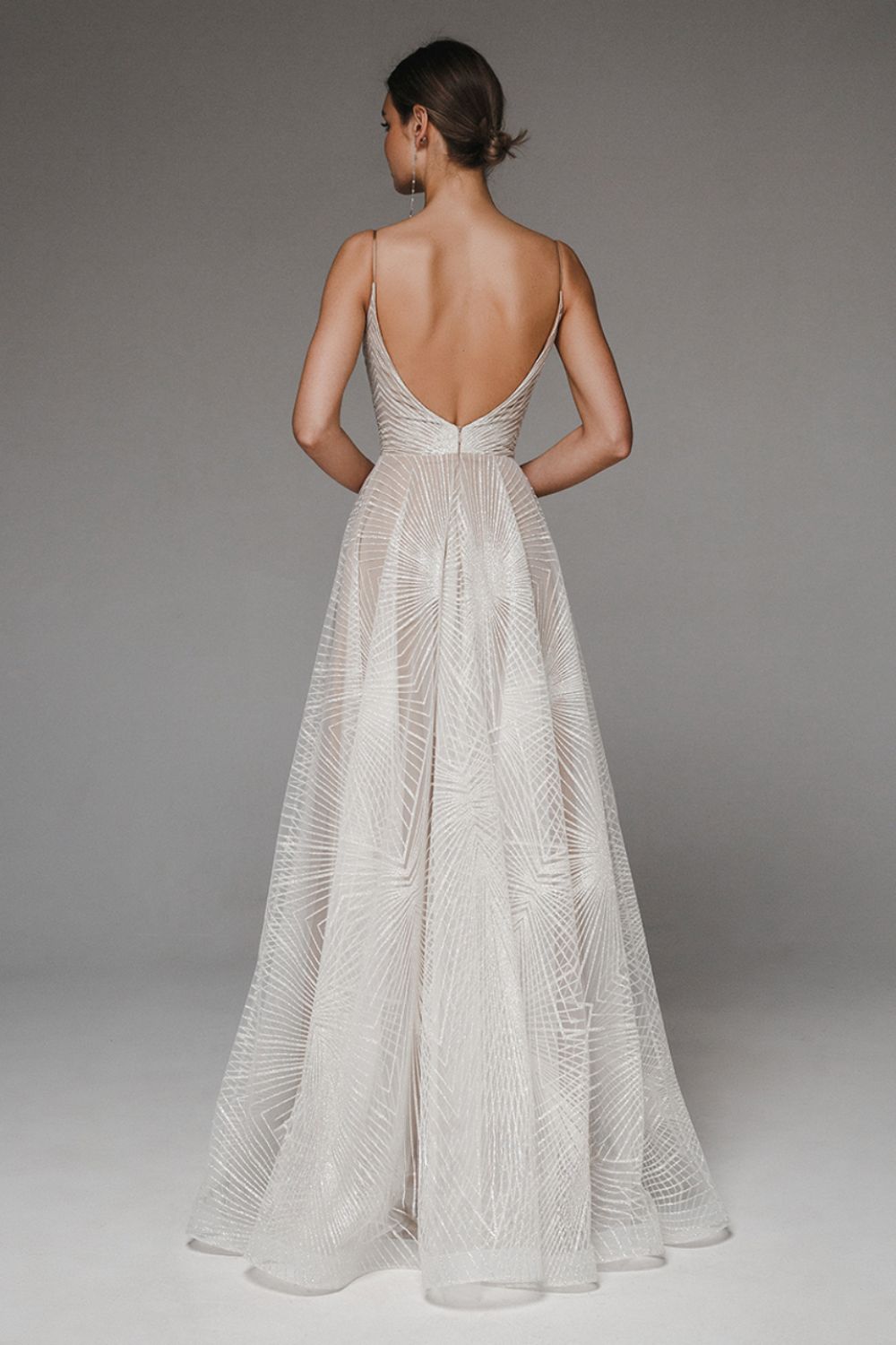 Vittoria – L’abito dall’eleganza classica e raffinata