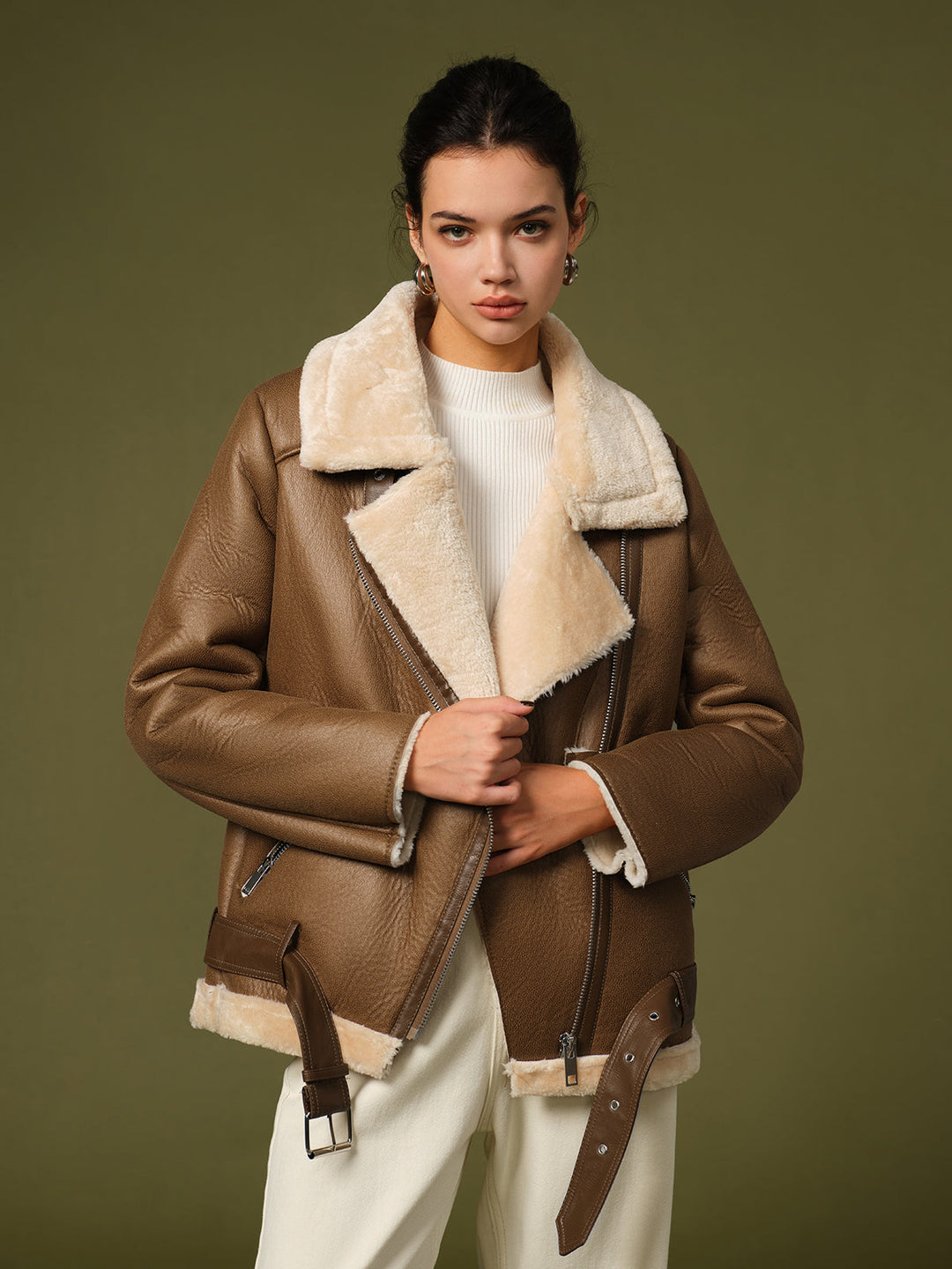 Giacca in Shearling con Cintura e Zip