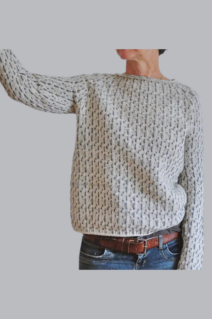 Vittoria- Elegante maglione grigio con scollo a barca