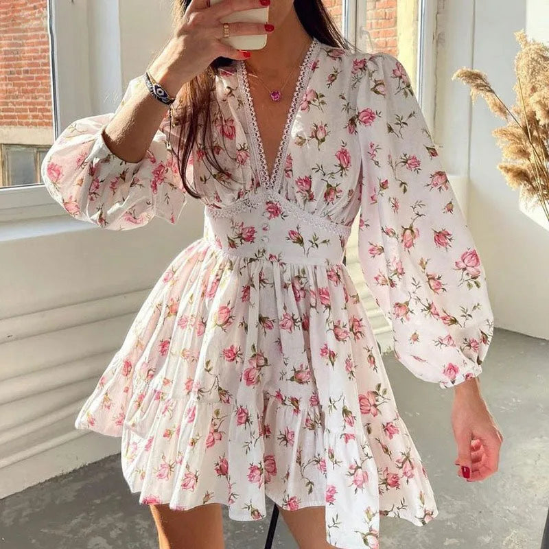 Dina - Abito elegante e morbido con stampa floreale e scollo a V