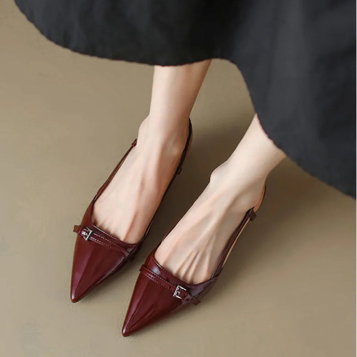 Amalfi Curve – Slingback verniciata con tacco basso